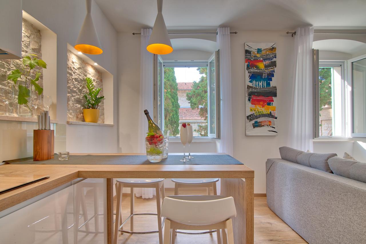 Candler'S Old Town Apartments Pula Ngoại thất bức ảnh