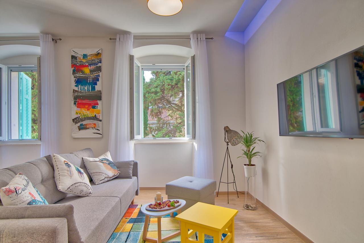 Candler'S Old Town Apartments Pula Ngoại thất bức ảnh