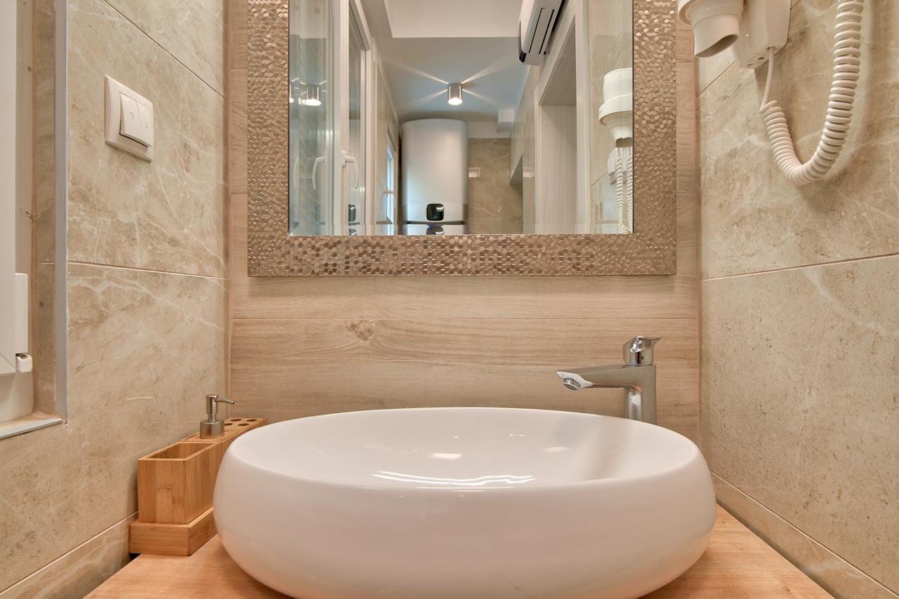 Candler'S Old Town Apartments Pula Ngoại thất bức ảnh