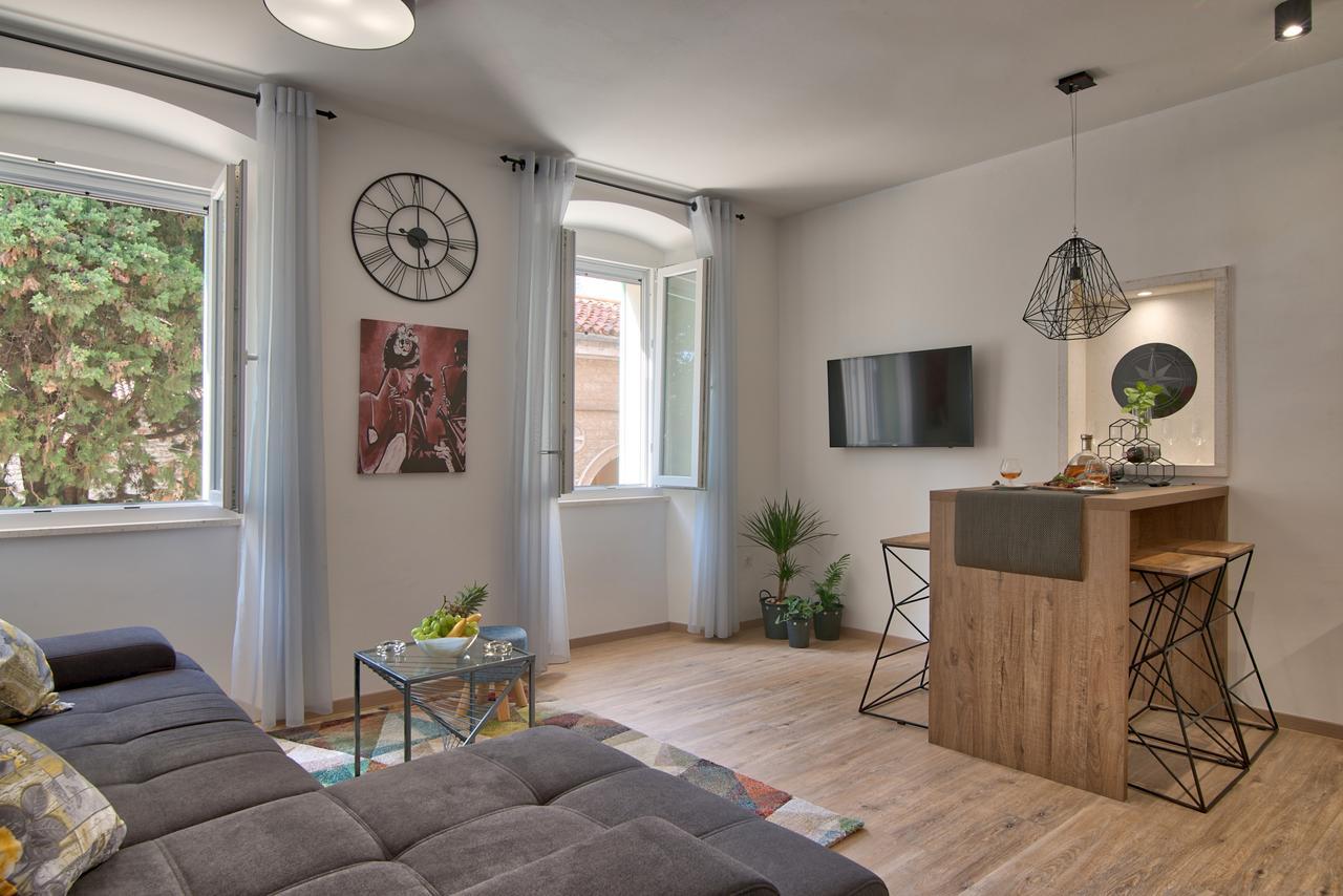 Candler'S Old Town Apartments Pula Ngoại thất bức ảnh